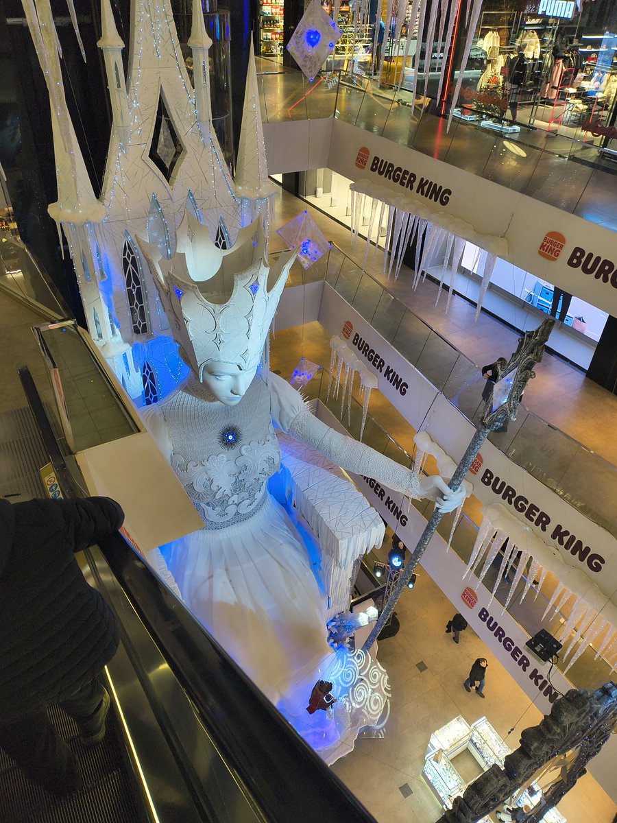 Nyarekanderu's tweet image. По итогам первого дня в Беларуси могу отметить три вещи:
1. Драники есть везде, даже в стейкхаусе
2. Тут очень много красивых девушек
3. Новый Аватар очень сильно затянут