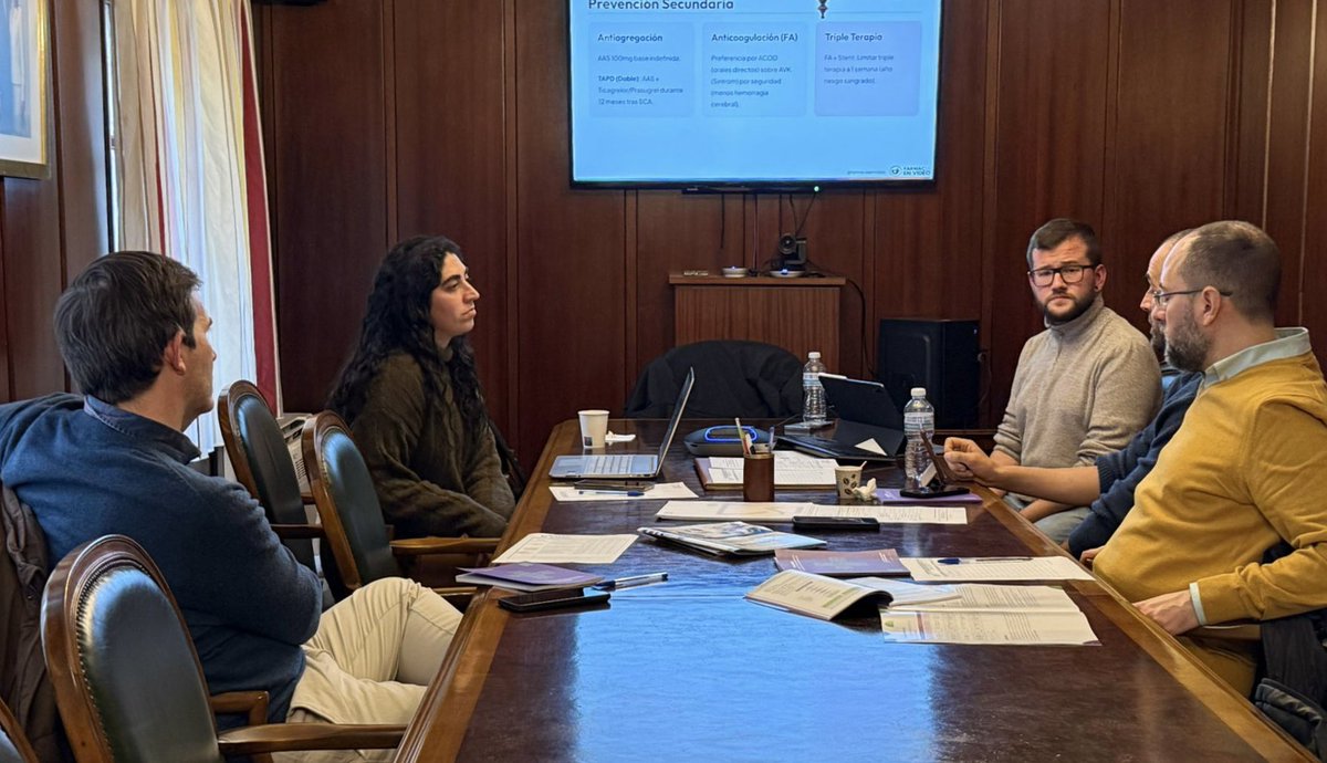 🔬 1ª sesión de casos clínicos de este año con una notable participación online y con el abordaje del riesgo cardiovascular desde la Farmacia Comunitaria como tema clave.