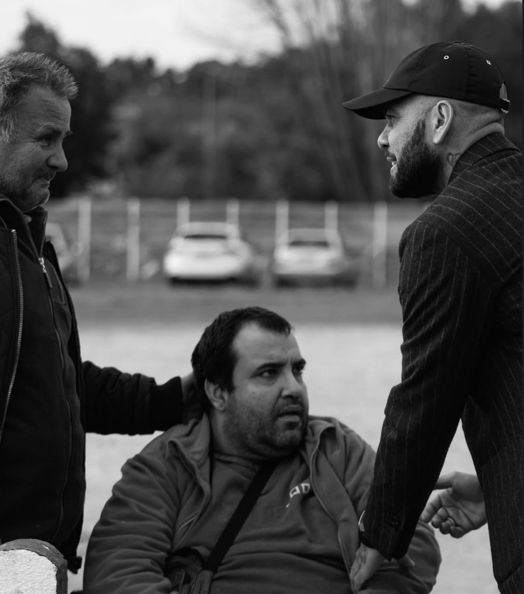 El fútbol así como cualquier otra área, es un lugar de cambiar vidas.
No es recordar cuántas riquezas acumulaste en tu paso; es sobre el impacto que generaste en personas y cuántas siente falta de tu presencia!

!!Sea lo sea, pero seas de verdad!!