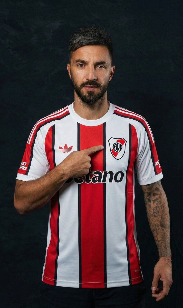 agussocampo18's tweet photo. Ignacio Martín Scocco merece tener un contrato vitalicio como modelo del Club Atlético River Plate. https://t.co/7QyTs3wySF