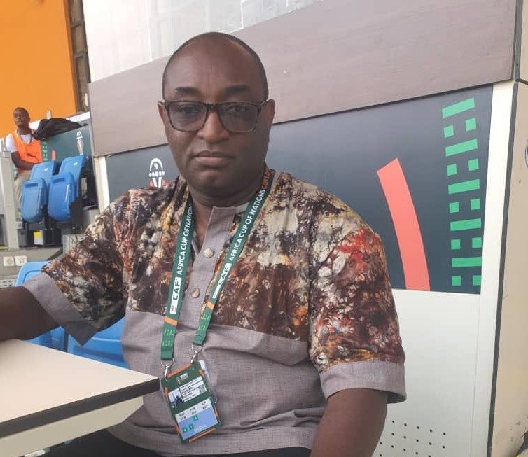 Le journaliste et responsable médiatique du championnat au #Mali 🇲🇱, Mohamed Soumaré, a été retrouvé mort dans sa chambre de l’hôtel où il séjournait à Rabat, au #Maroc.

Mohamed Soumaré était sur place pour couvrir l’événement footballistique continental. Il avait récemment