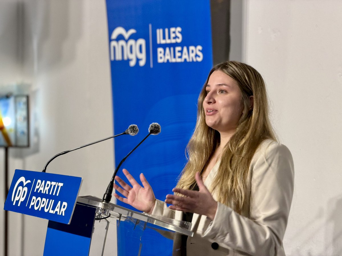 PPdeMallorca's tweet photo. 🔵 Manacor necessita canvi, projecte i compromís.

En només dos anys, amb el @ppbalears al Govern i el @ppdemallorca al Consell s’han invertit més de 140 milions d’euros al municipi. Una xifra sense precedents que demostra que quan governa el Partit Popular, hi ha fets i no paraules. 💪🏼

Avui hem renovat la Junta Local del @ppmanacor amb Mateu Fullana com a nou president i Magdalena García revalidant com a secretària general, amb un equip reforçat per preparar el canvi a Manacor el 2027. 💙

Enhorabona a tot l’equip i gràcies també a Maria Antònia Sansó per la feina feta i el compromís amb el projecte i amb Manacor. 👏🏼

🔗 https://t.co/ZE06Pa0JWS