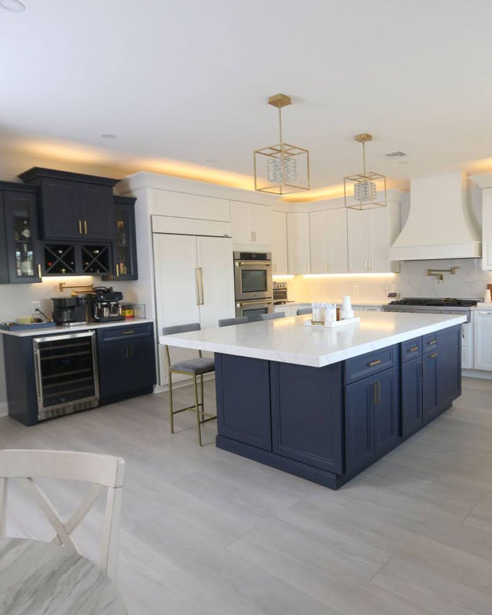 KabinetKingUSA's tweet image. New Year, New Kitchens 😉
Visit our showroom today and ask about our #RoyalSavings 👑

NY: 21136 Hillside Avenue, Queens Village, NY 11427

PA: 1193 Loucks Rd, York, PA 17404

#Kabinetking #FreeQuote #DreamHome #KitchenDream