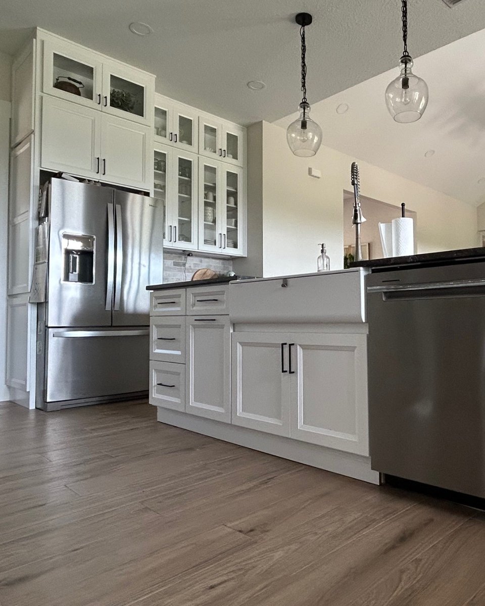 KabinetKingUSA's tweet image. New Year, New Kitchens 😉
Visit our showroom today and ask about our #RoyalSavings 👑

NY: 21136 Hillside Avenue, Queens Village, NY 11427

PA: 1193 Loucks Rd, York, PA 17404

#Kabinetking #FreeQuote #DreamHome #KitchenDream