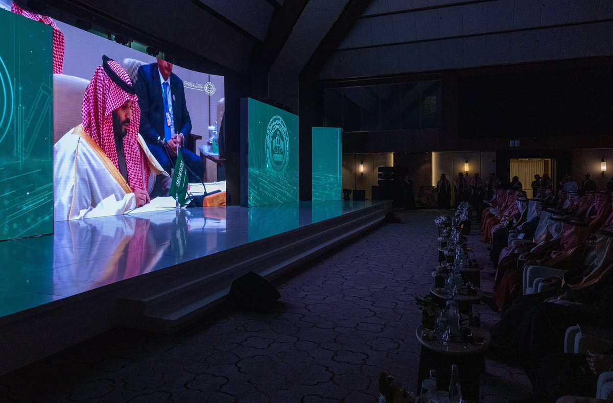 emara_alriyadh's tweet photo. سمو أمير منطقة #الرياض يرعى احتفال مكتب التربية العربي بمناسبة مرور خمسين عامًا على تأسيسه.
https://t.co/IbXrZDmChS

#إمارة_منطقة_الرياض https://t.co/KCbcvlAQ8j