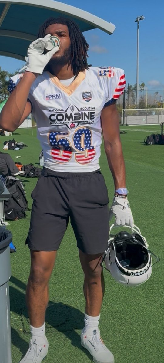 Chaz A Middleton tweet media