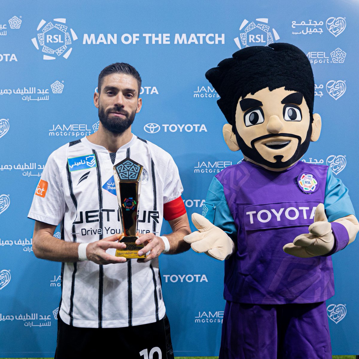 AlShababSaudiFC's tweet image. مرة تتلو الأخرى 🥶
ملك اللعبة الحقيقي 🤘🏻

#يلا_شباب | #الشباب_نيوم