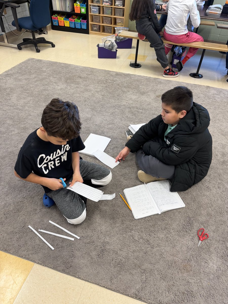 SterlingElemen1's tweet photo. Hands-on learning in action!📏 Our 4th graders built their own meter sticks to connect centimeters to meters and measured objects all around the room. @CharMeckSchools  @IllustrateMath #sterlingpride🐯  #Crew89 #4thGrade #LevelUP⬆️ https://t.co/HQGsPAEtEH
