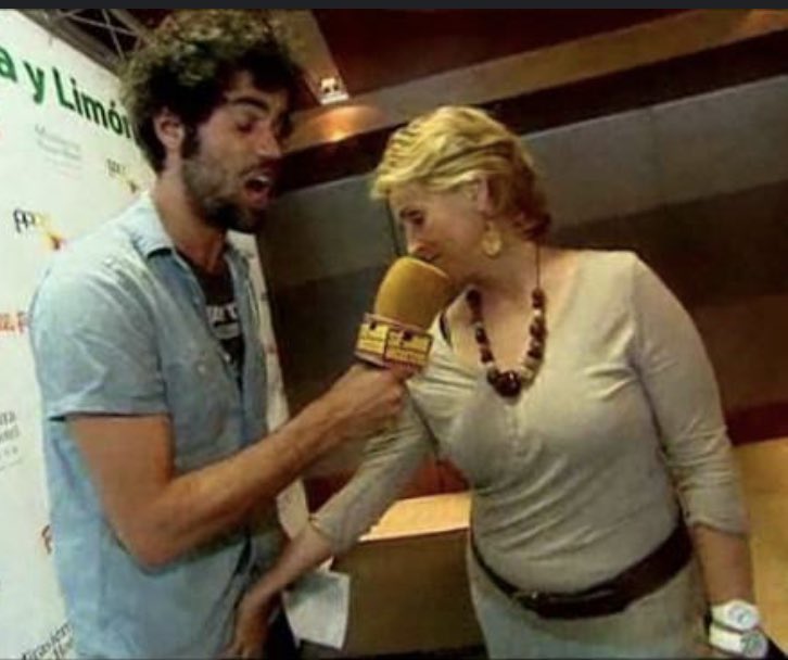 Usan el vídeo de Julio Iglesias besando a una presentadora para culpabilizarlo.

¿Qué dirán del beso forzado de Anabel Alonso a Jordi Cruz?
¿Paz Padilla arrancando los pantalones a Marco Ferri?
¿Mercedes Milá tocando los genitales a un reportero?

¿O las "feministas" tienen bula?