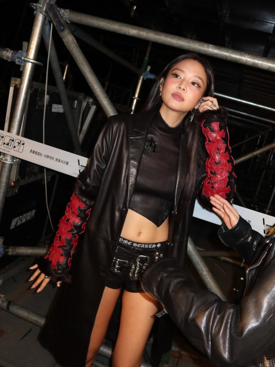 ComplexStyle's tweet image. Jennie's custom Chrome Hearts fit &amp;gt;&amp;gt;&amp;gt;&amp;gt;