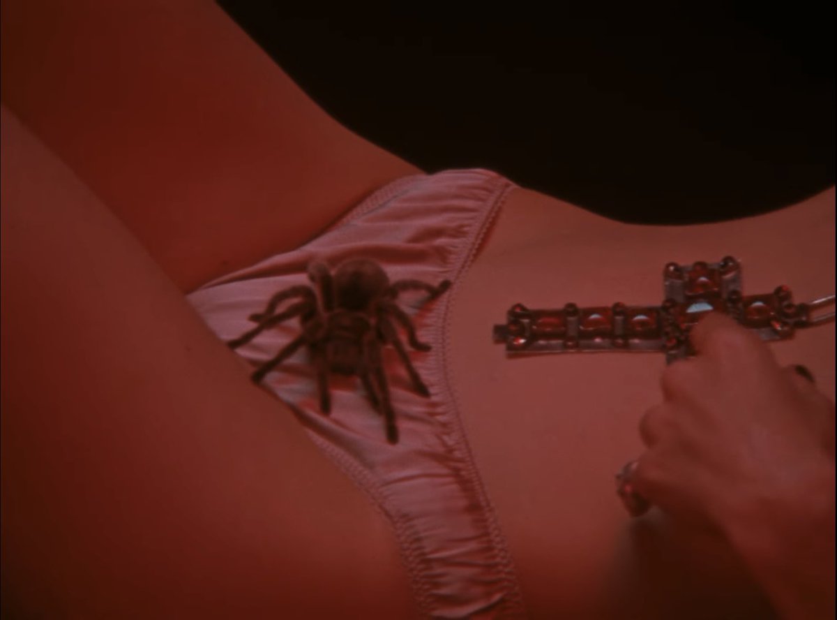 lovleemarias's tweet image. *gulps*