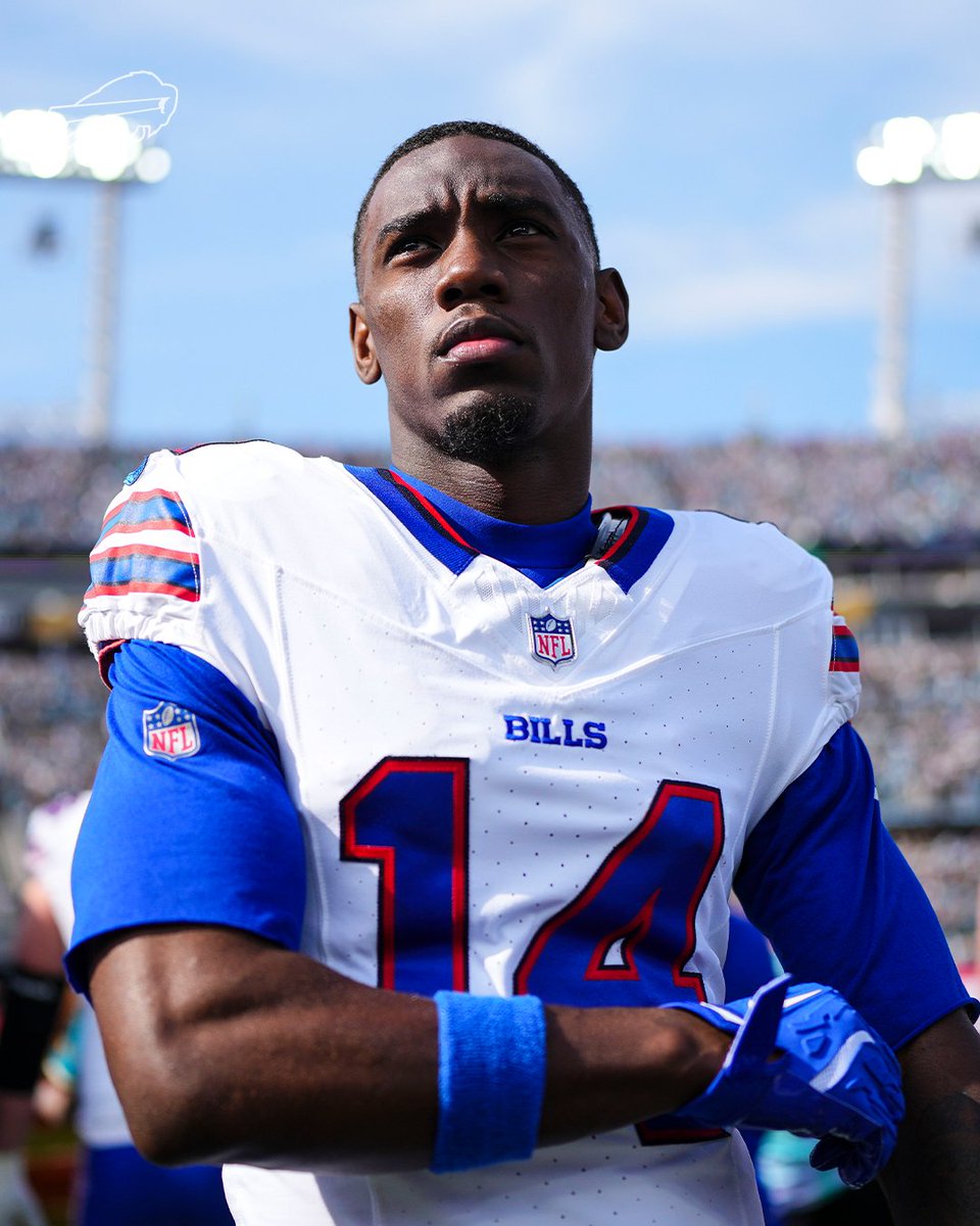 BuffaloBills's tweet image. Wishing @rell4six and @gabedavis13_ a speedy recovery. ❤️