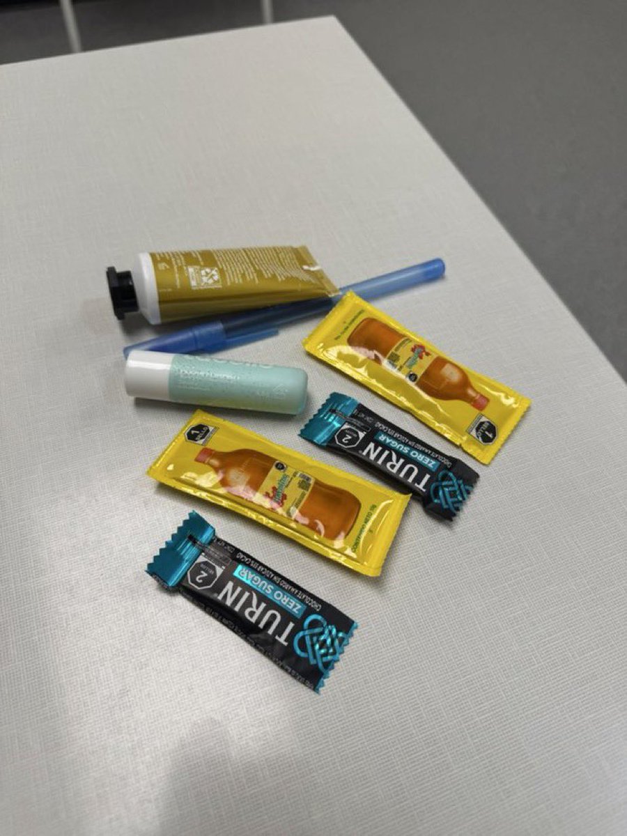 Valembpp_'s tweet image. En la oficina se trabaja o no?