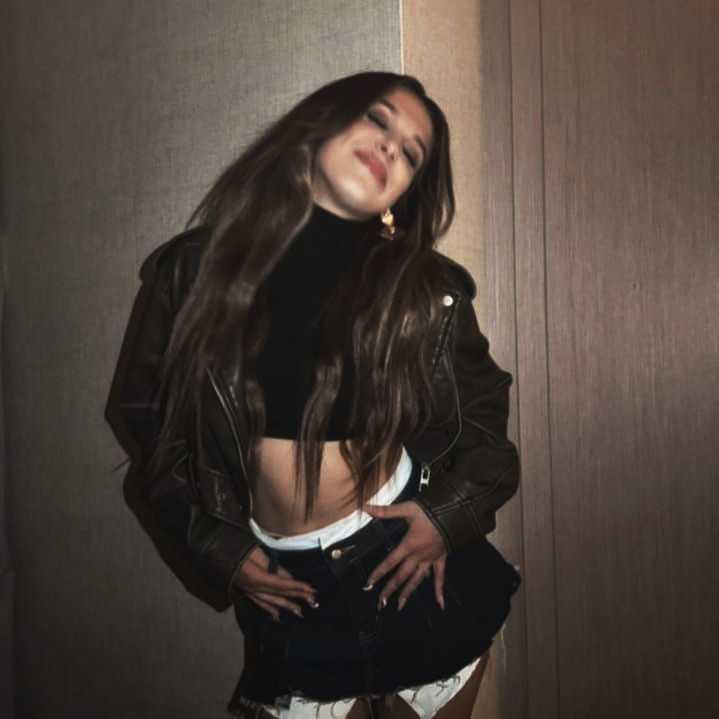 milevendedicate's tweet image. ⚡︎ faísca | #mileven au 🏁

Onde Michael Wheeler é o maior piloto da Califórnia,até perder duas vezes,por segundos,para um competidor misterioso.

Ou

Onde o “rival desconhecido” se revela como Elodie Hopper,a garota que se torna a maior ameaça (e obsessão) carreira de Wheeler.