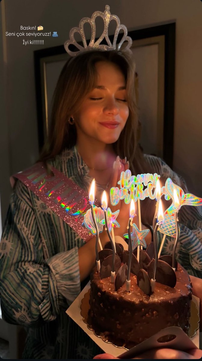 İpek Daner instagram hikayesi 🥳 

NiceYaşlara MirayDaner