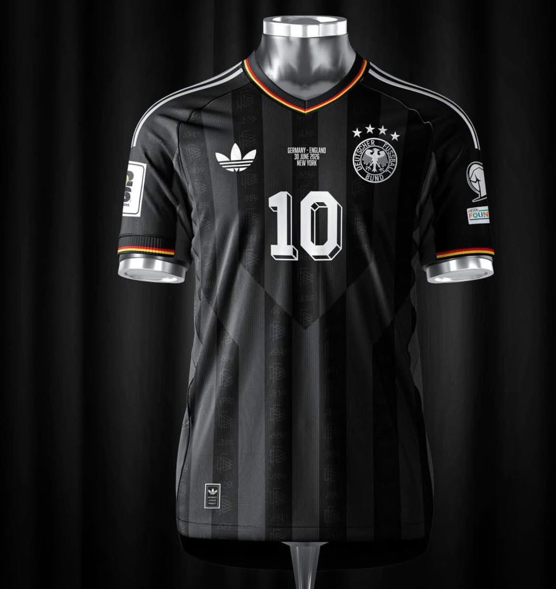 SebaGranate's tweet image. Ésta es la última camiseta que le diseñó Adidas a la selección alemana. Lindo fierro caliente agarra Nike, la vara está en la luna.