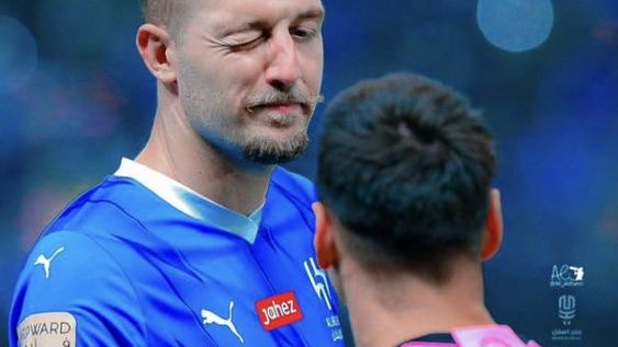 اذا غمزلك سافيتش قفل المباراه ونام