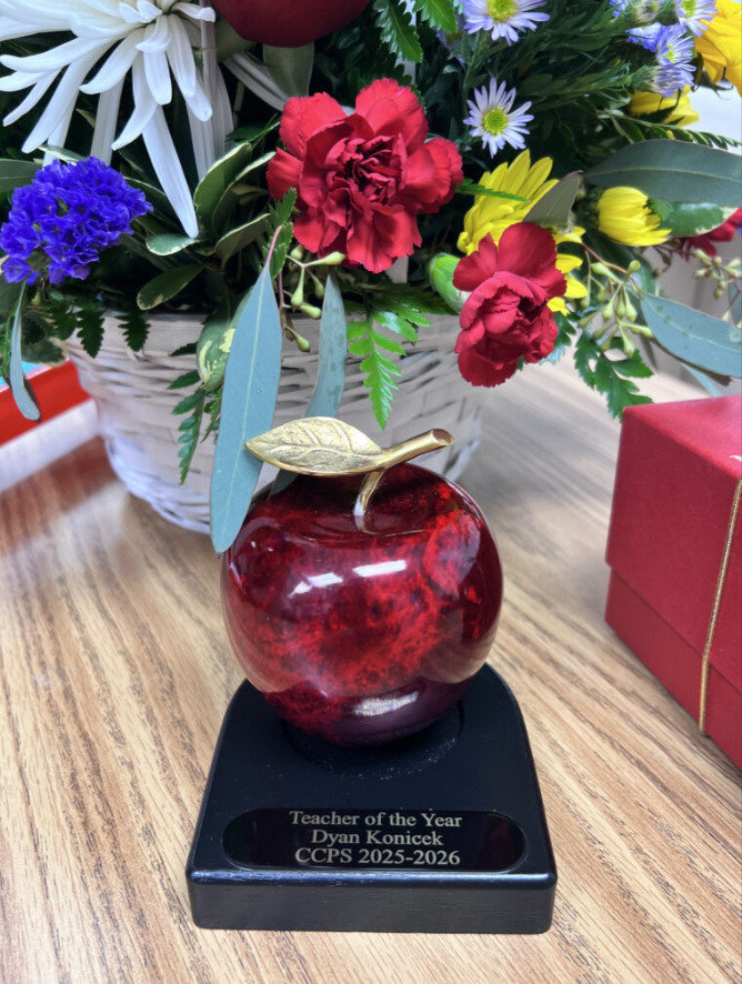 IMS_Indians's tweet photo. Congratulations to Dyan Konicek, our CCPS Teacher of the Year! π Thank you for your unwavering dedication and excellence in education. We are so proud of you! #IMSPride @collierschools https://t.co/CKIfk7czic
