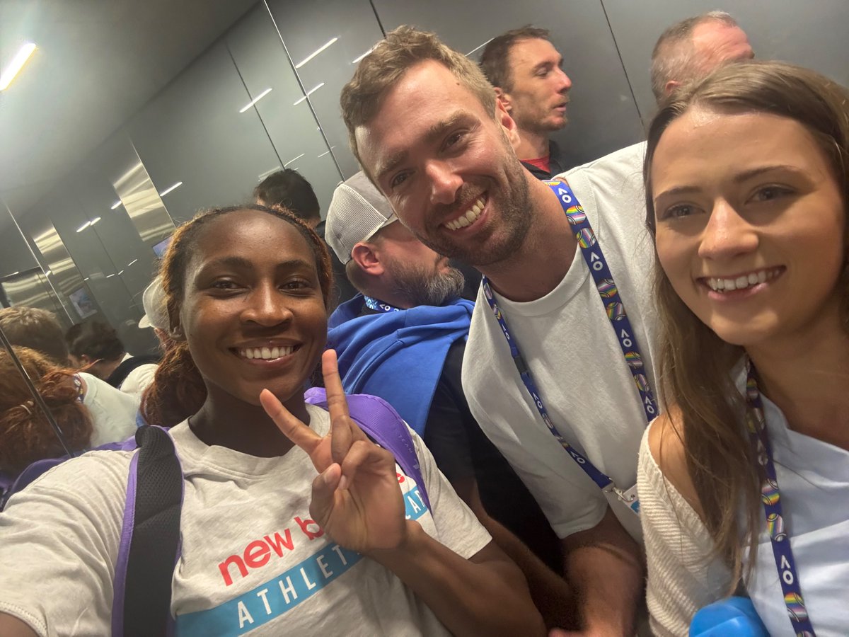 met the legend himself and his girlfriend ! lol I told her to get in the picture because behind every good man is a great woman 😌