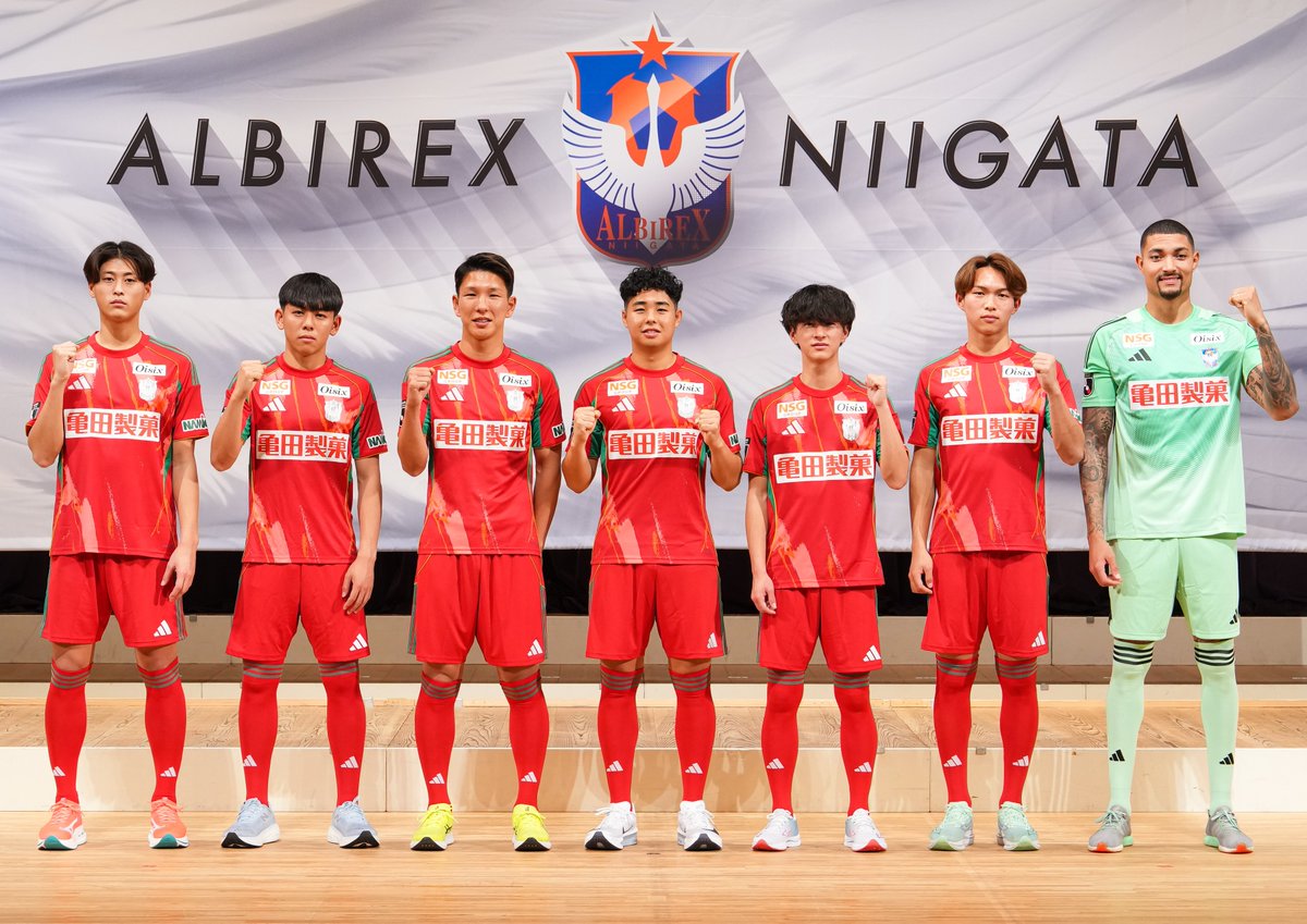 アルビレックス新潟後援会ピンバッジ&靴紐セット Amazon.co.jp: アルビレックス新潟後援会ピンバッジ&靴紐セット