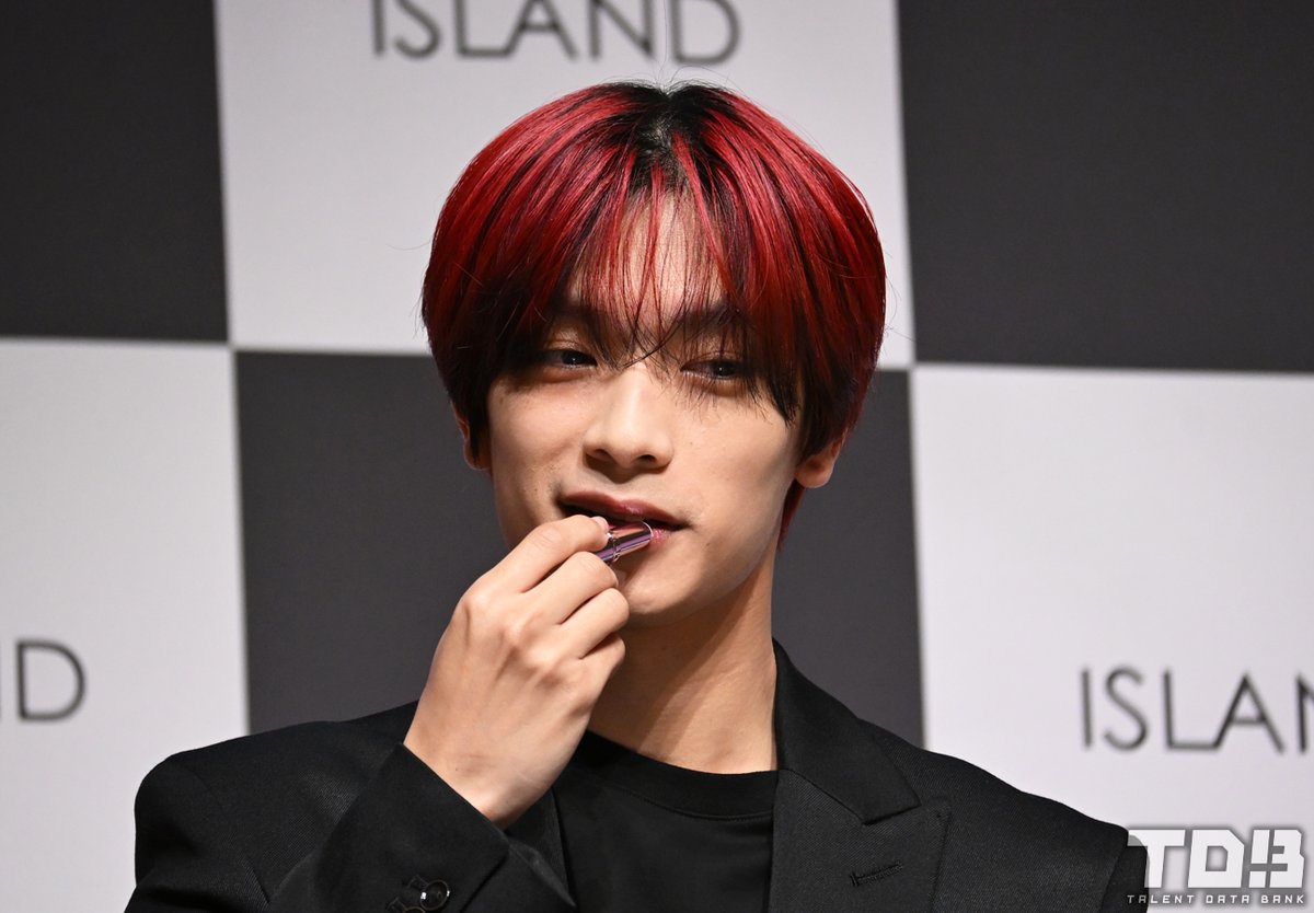 なにわ男子・高橋恭平、唇の自信ある角度を聞かれ「僕は顔は強いと思ってる」と自画自賛！男女問わずモテる秘訣も明かす＜『ISLAND』新商品発表会＞ - タレントデータバンク 

▼詳細はこちら
talent-databank.co.jp/special/topics…

#高橋恭平 #なにわ男子 #ISLAND