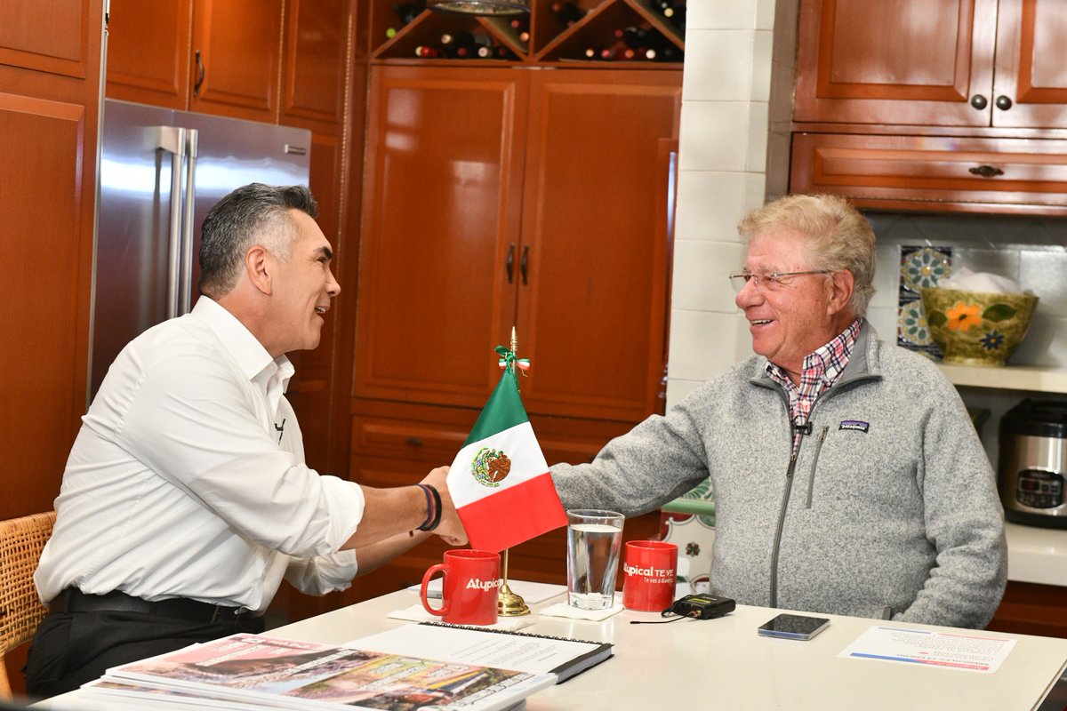 alitomorenoc's tweet image. Terminamos la transmisión de hoy de un gran programa de #LaOposición por @AtypicalTeve.

Siempre es un gusto estar con mi buen amigo @carlosalazraki y con toda la familia Atypical.

Aquí no venimos a quedar bien con el poder. Venimos a decir la verdad y a defender al pueblo de…