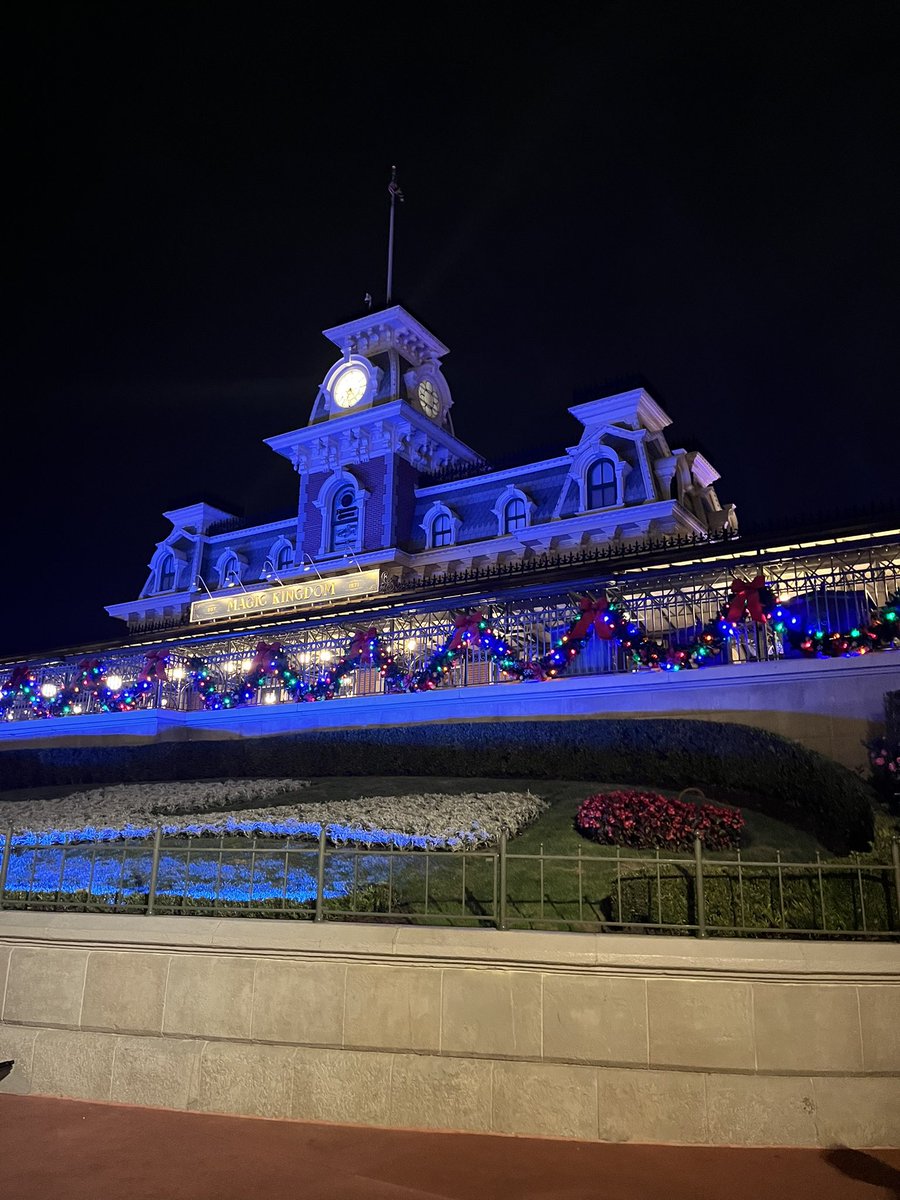 DisneyDad9's tweet image. Here it is… your daily moment of Disney zen