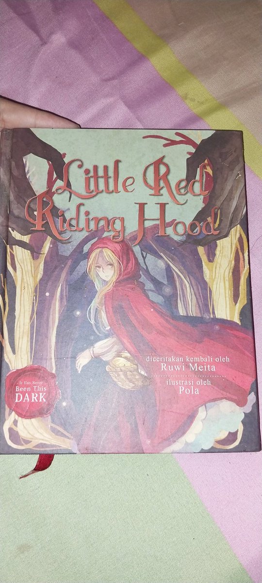 bubblewilloww's tweet image. Day one. Memulai membaca buku lagi. Setelah tahun lalu cuma beli-beli doang tapi gak dibaca 🥲