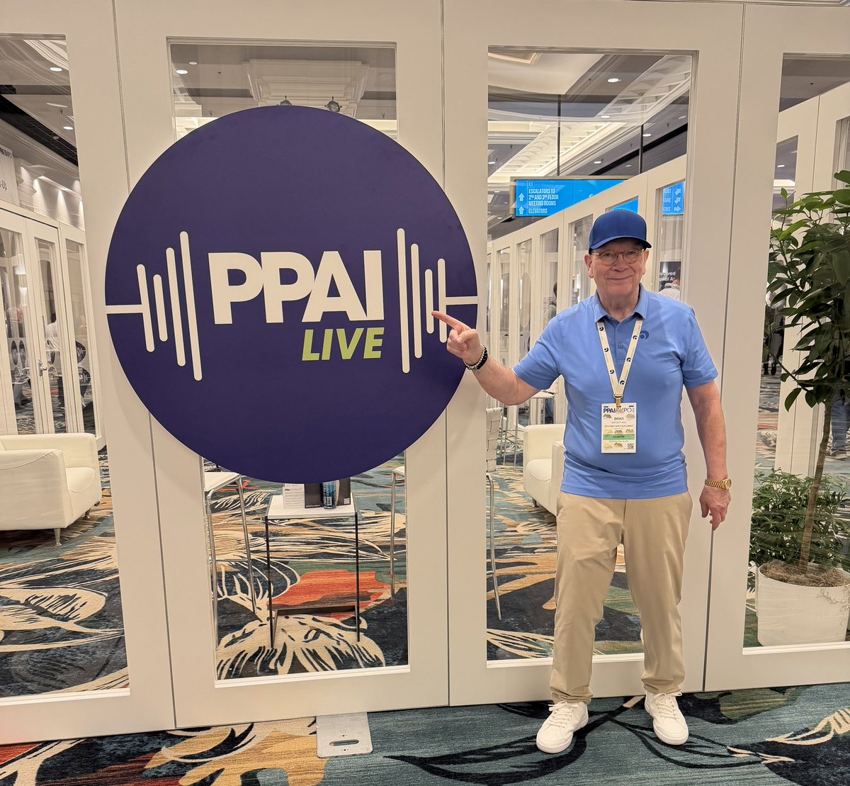 optilenticular's tweet photo. PPAI LIVE never disappoints! 
Special thanks to Jennifer, Jesus, and Joel for our madien voyage of embedding both images and videos at the bottom of the screen as I was interviewed, what an AMAZING difference. #ppai #ppaiexpo #ppaipyramids. https://t.co/qTNOQTQg6l