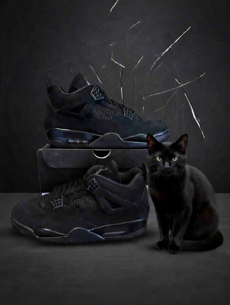 SnkrsStock's tweet image. Who needs a pair?  🐈‍⬛ 

I might have a extra pair for retail 😏 

Comment your size 👇🏽