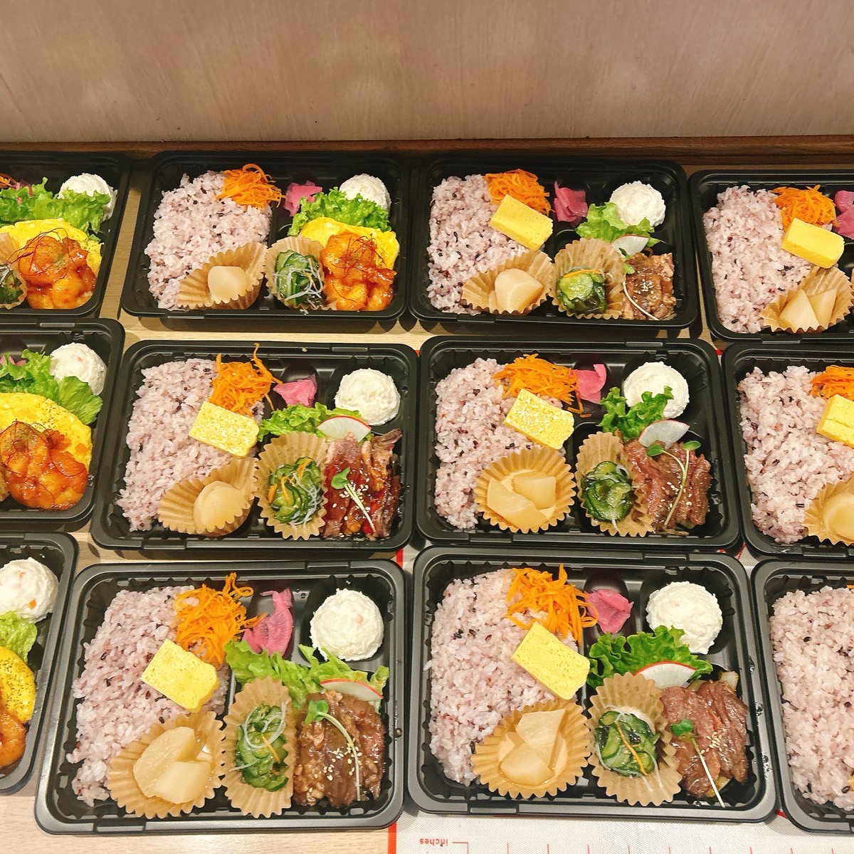 Cafe_FUNFUN's tweet image. 高松丸亀町壱番街ドーム広場にて『平日街ぶらマルシェ』を開催中です😊
13時半までとなりますのでお早めにお越しいただき☺️

#高松丸亀町壱番街ドーム広場
#funfun
#平日街ぶらマルシェ
#お弁当
#高松イベント
#スイーツ
#ハンドメイド
#雑貨
#リラクゼーション