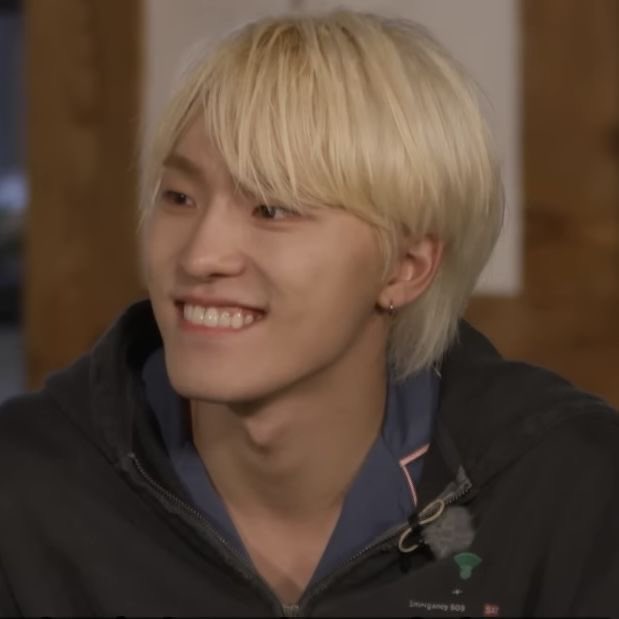 dinowoolvr's tweet image. GIMMEE. THAT. DAMN. COOKIE.