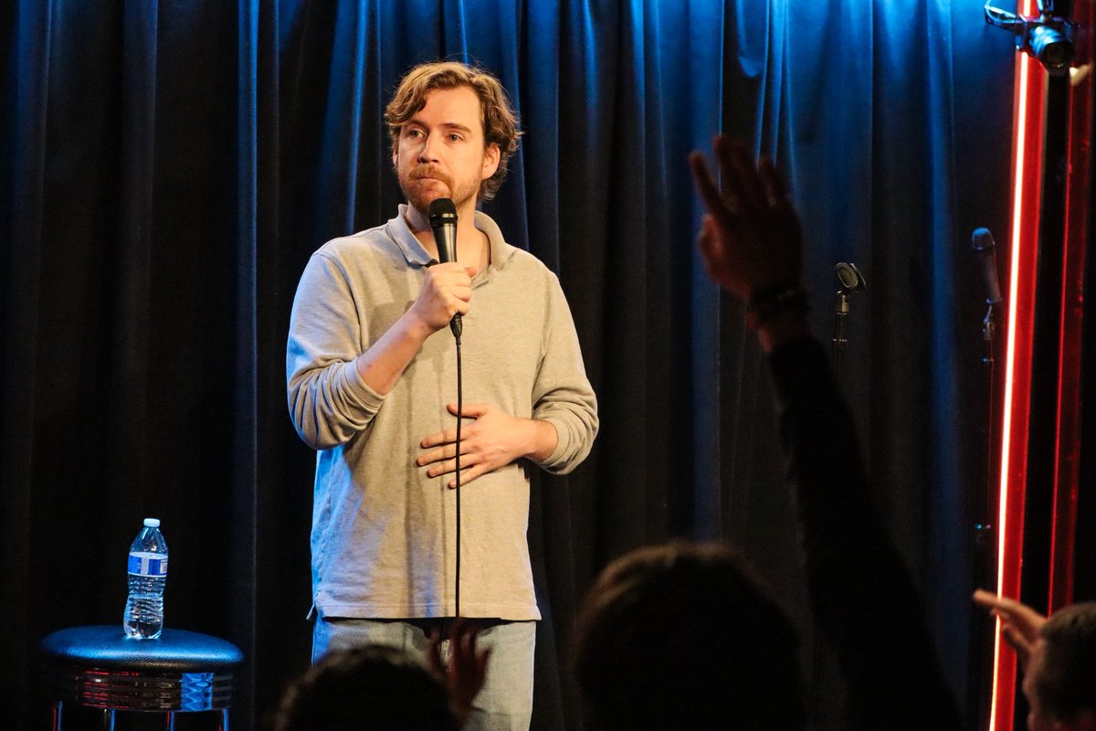 TheRobFlo's tweet image. some pics i took at the comedy store last night