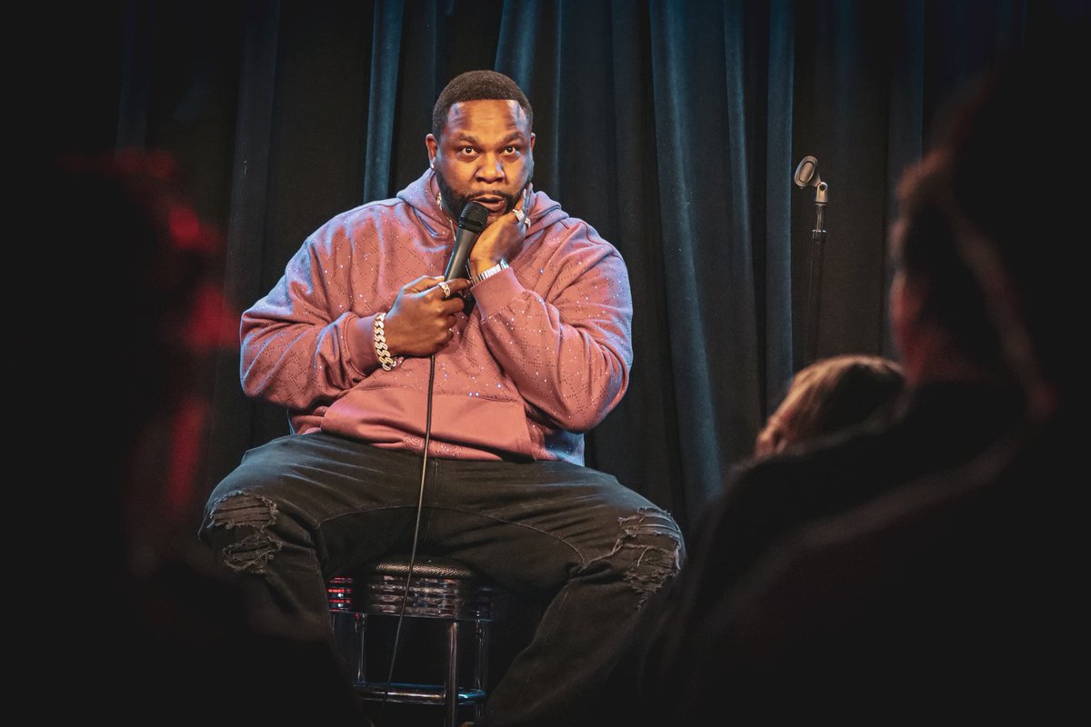 TheRobFlo's tweet image. some pics i took at the comedy store last night