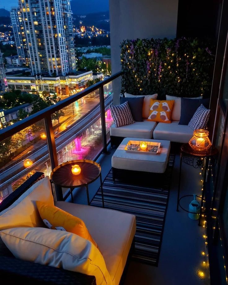HOUSEPORN___'s tweet image. Cozy balcony