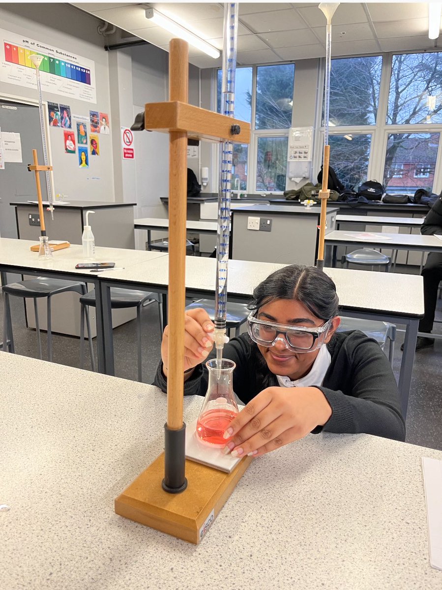 PHAScience's tweet photo. Year 11 pupils practised acid–alkali titration techniques, developing accuracy, precision and repeatability. Pupils also compared indicator colour changes to identify the most reliable end point, strengthening AO2/AO3 exam skills. #GCSEChemistry @PoolHayesAcad https://t.co/Owp7lRilkf