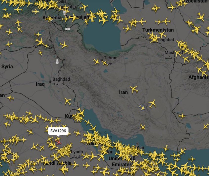 AlertaNews24's tweet photo. 🇮🇷 | AHORA: El espacio aéreo sobre Irak e Irán se ha reducido significativamente, especialmente el corredor aéreo sobre el este de Irak. https://t.co/vZKmRBusYR