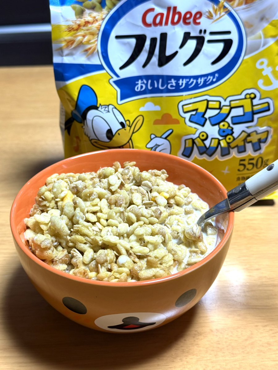 UsePon's tweet image. 今朝はカルビーのフルグラ😋マンゴー&amp;amp;パパイヤ🥭
#calbee
#おいしさザクザク