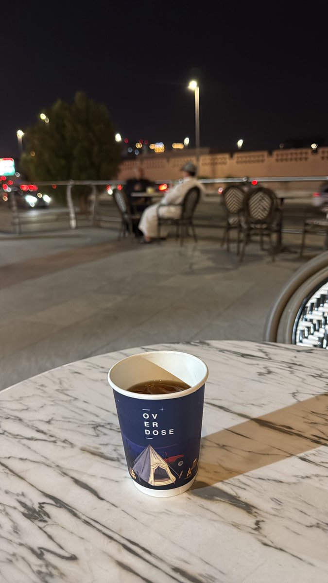 oln1i's tweet image. "رغم الوداع المرّ و الواقع الشين
وذنوبي اللي كل ليل أقترفها

ودي أشوف شلون ضحكتك هالحين
تغيّرت و لّا مثل ما عرفها."