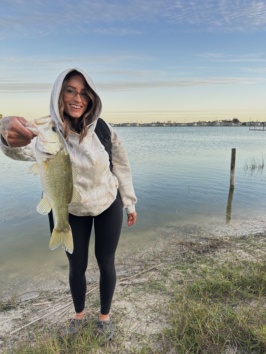 Britt 🌺 tweet media