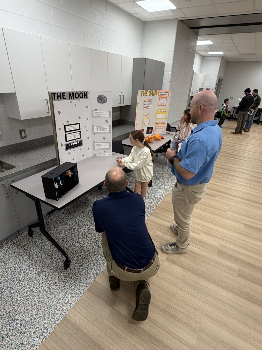 Free Home ES tweet media