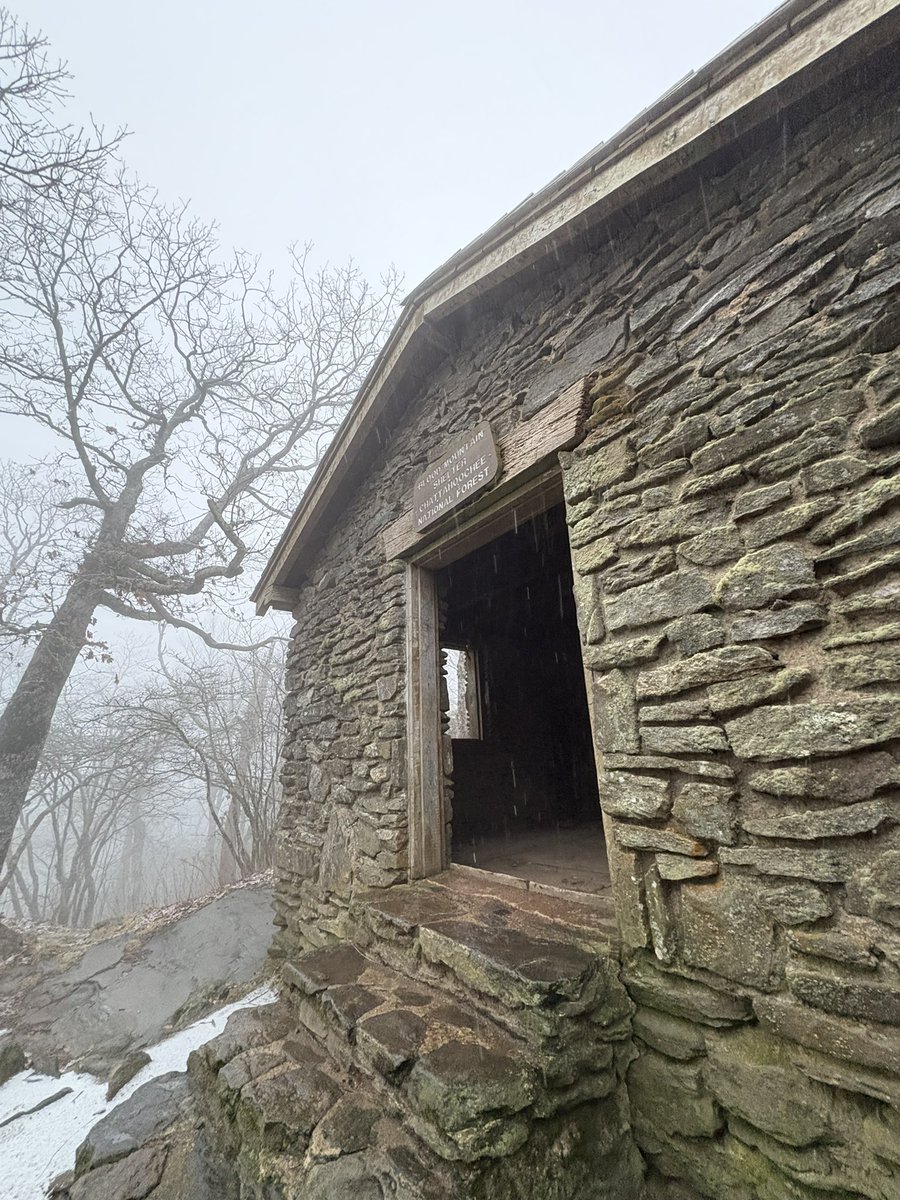 Austin_Huff59's tweet image. Trace of snow and sleet at the top of Blood Mountain @NWSAtlanta @BradNitzWSB
