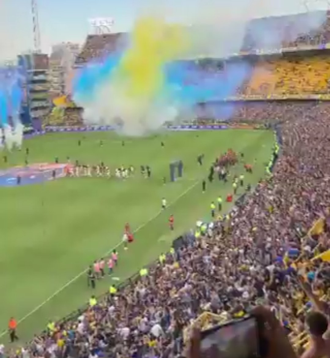 Los bosteros: "si tuviéramos una cancha grande también la llenariamos 😭😭😭"

La realidad: