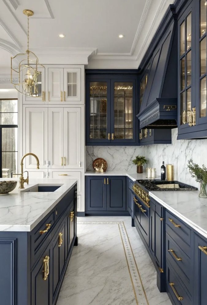 HOUSEPORN___'s tweet image. navy blue cabinets are my new love language