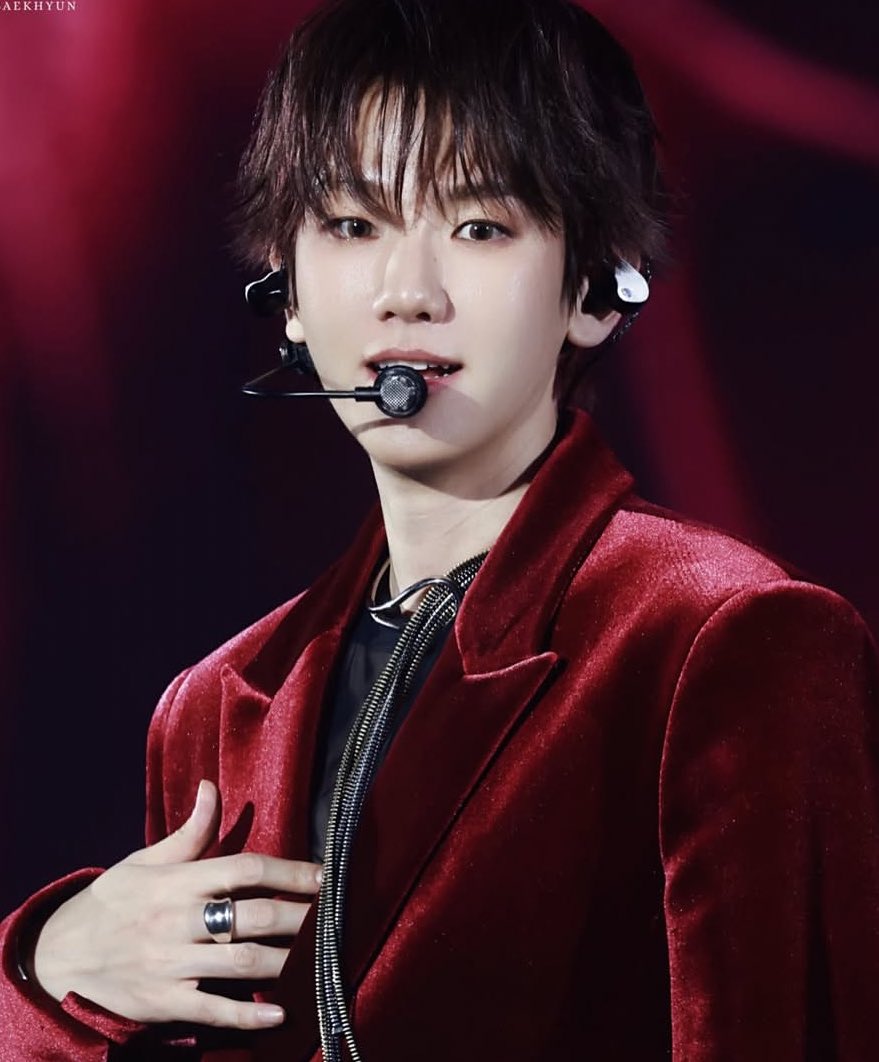 ･*:.｡ ｡.:*･ﾟ✽.｡.:*・ﾟ
여러분 안녕하세요☀️
오늘도　백현 💝