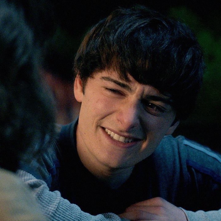 andaegu's tweet image. i headcanon that mike wheeler folds every time will smiles like this