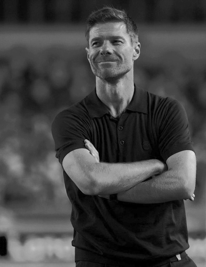 جاب لهم صدارة الدوري بالكلاسيكو بفارق 5 نقاط

وش سوت الادارة مقابل هالشي؟

دمروا مشروعه ، رفضوا طلباته ، وقفوا مع المهرجين ضده 

هذي النتيجة قدام عينكم

تشابي ألونسو ينتصر بعد رحيله