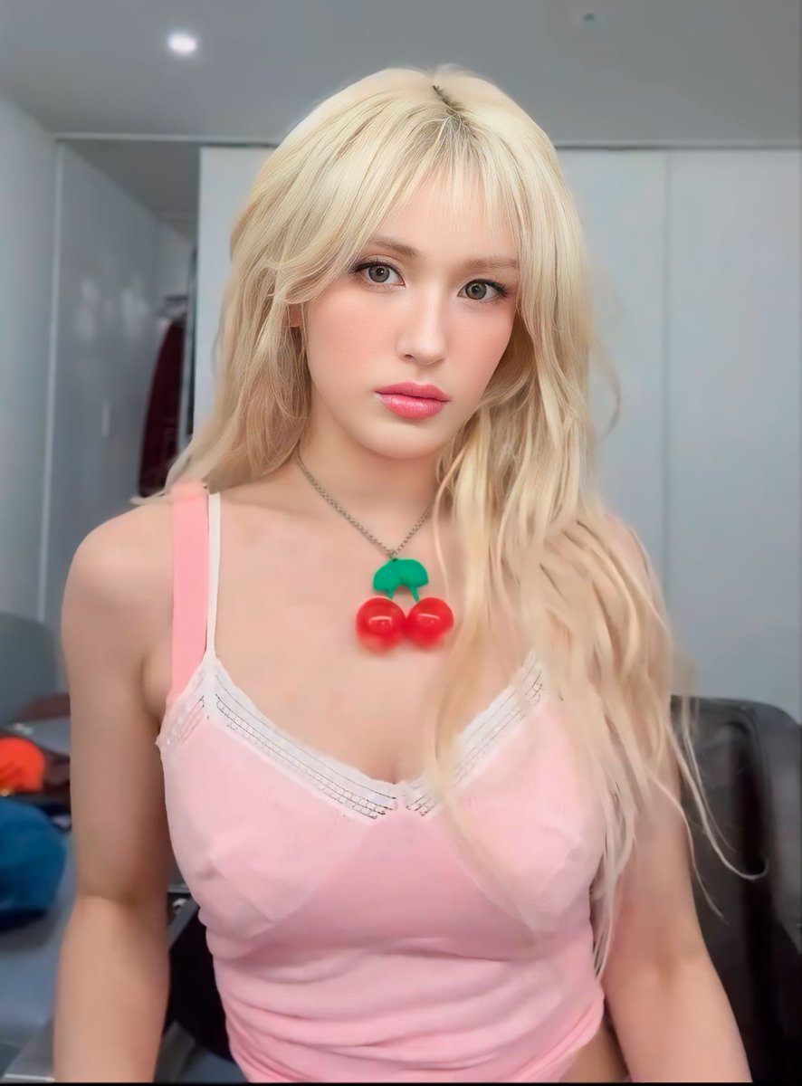 dearwinterkitty's tweet image. Beautiful Barbie Jeon Somi 🍒🩷