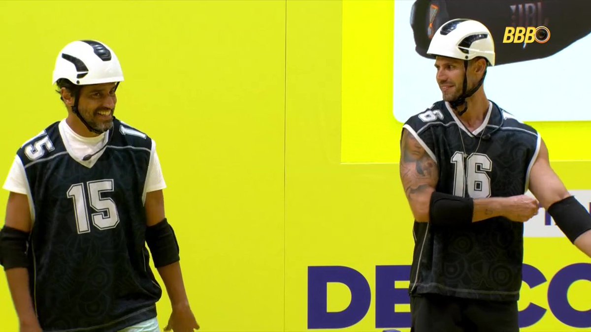 canalantenados's tweet image. 🗣 Alberto: "Jonas, vai!"  

Jonas: "Eu só saí desmaiado. Tô sem sono, sem sede, sem nada. É só festa? Festa vai ter várias."  

Albert: "Vai perder seu tempo! Eu tenho que ganhar isso aqui."  

Jonas: "Vai lutar comigo até o final, até sangrar. Se você quer, eu também quero. Vou…