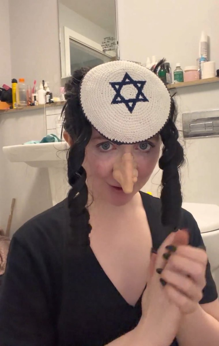 Emp4thchan's tweet image. I’m Jewish and Chinese.